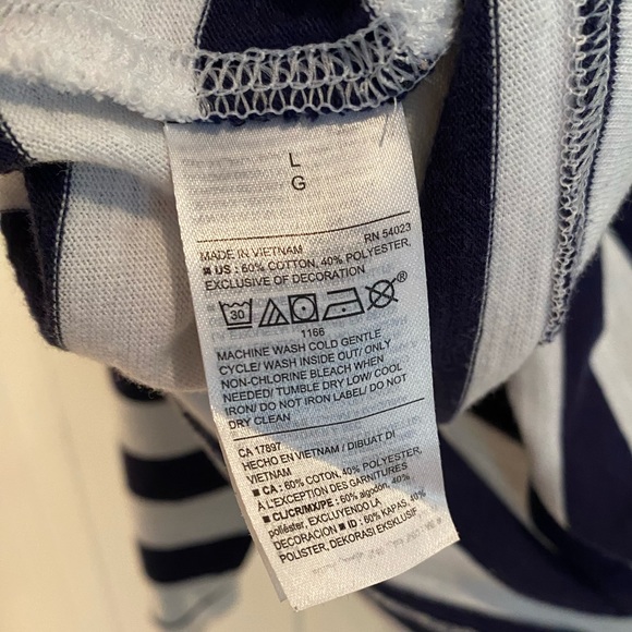 Old Navy striped 👄 top - Picture 5 of 5